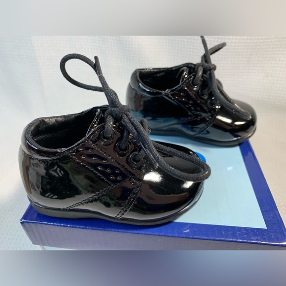 Josmo Boys Black Patent Casual Shoe, Toddler size 4 - Picture 1 of 9
